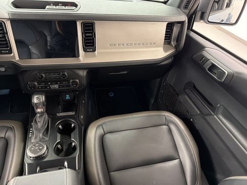 Used 2025 Ford Bronco Outer Banks AWD/4WD image 29