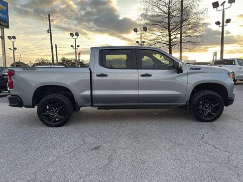 Used 2025 Chevrolet Silverado 1500 Custom Trail Boss w/ Dark Appearance Package image 8