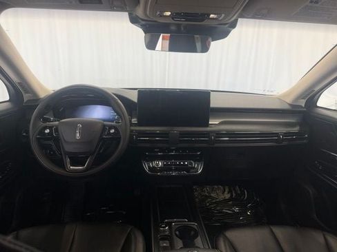 Used 2024 Lincoln Corsair AWD w/ Equipment Group 101A image 4