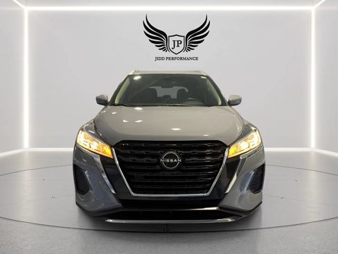 Used 2022 Nissan Kicks SV w/ Interior Electronics Package FWD image 2