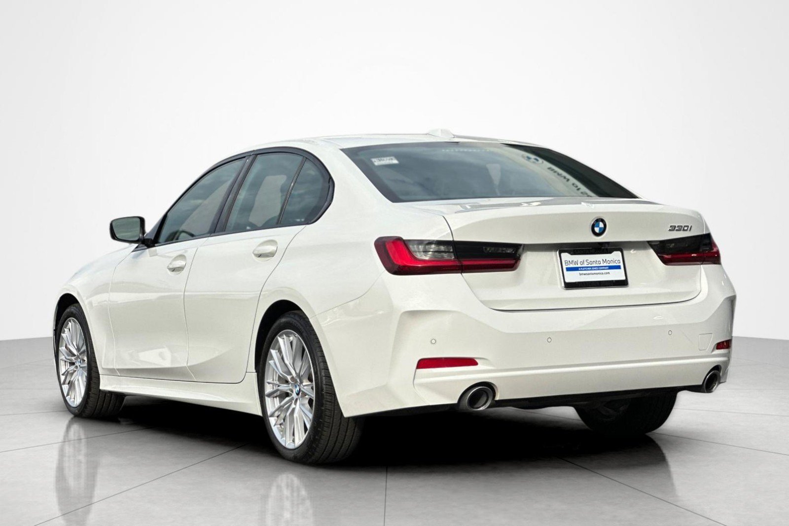 Used 2023 BMW 330i Sedan w/ Driving Assistance Package RWD image 3