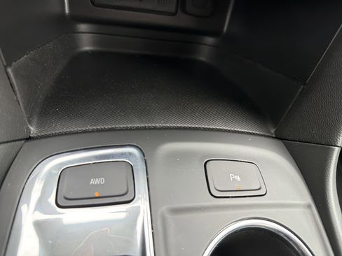 Used 2024 Chevrolet Equinox LT AWD/4WD image 17