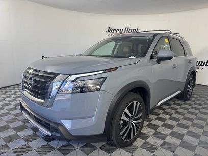 Used 2025 Nissan Pathfinder Platinum w/ Cargo Package