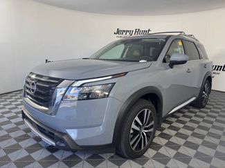 Used 2025 Nissan Pathfinder Platinum w/ Cargo Package FWD video 1