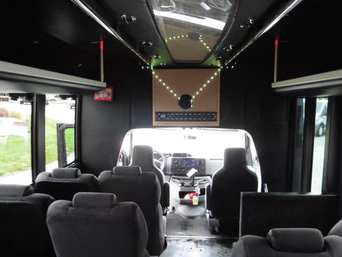 Used 2011 Ford E-450 and Econoline 450 Super Duty w/ Shuttle Bus Prep Pkg image 24