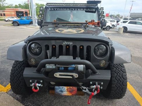 Used 2016 Jeep Wrangler Unlimited Rubicon w/ Connectivity Group AWD/4WD image 2