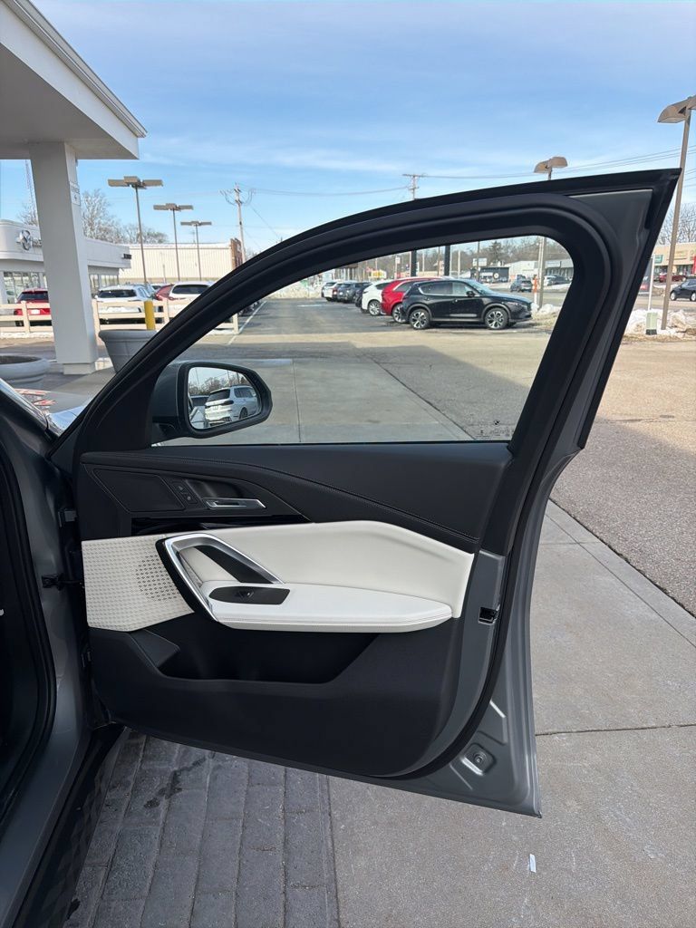 New 2026 BMW X2 xDrive28i w/ Convenience Package AWD/4WD image 16