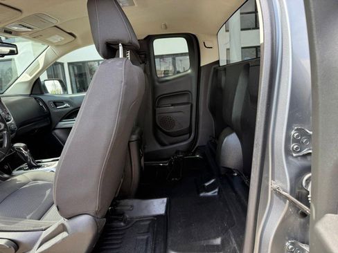 Used 2022 Chevrolet Colorado LT w/ Fleet Safety Package RWD image 9