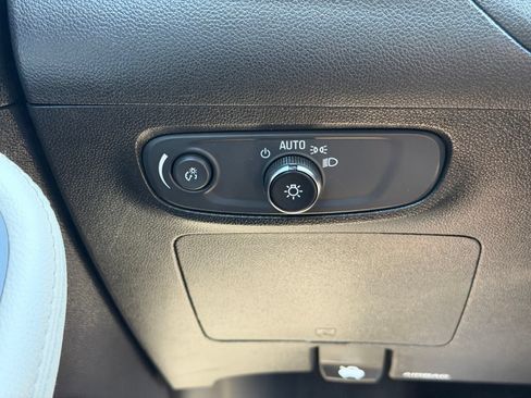 Used 2024 Buick Encore GX Preferred w/ Comfort Package AWD/4WD image 12