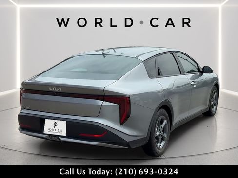Used 2025 Kia K4 FWD image 3