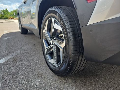Certified 2023 Hyundai Tucson Limited AWD/4WD image 43