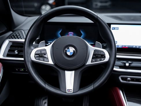 Used 2025 BMW X6 xDrive40i w/ Executive Package image 44