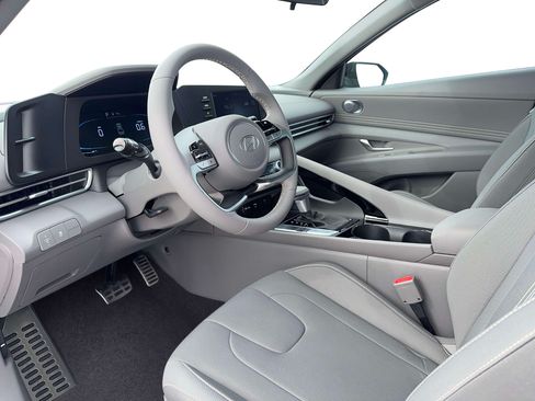 New 2026 Hyundai Elantra SEL Sport FWD image 14