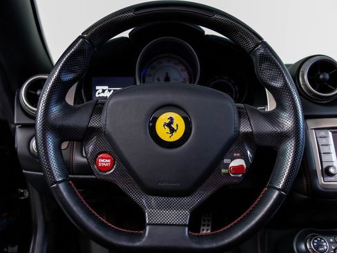 Used 2014 Ferrari California image 4