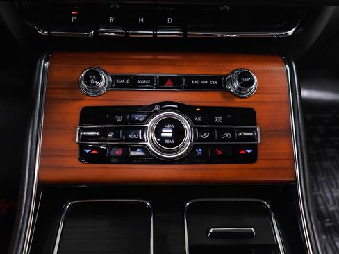 Used 2021 Lincoln Aviator Reserve w/ Equipment Group 202A AWD/4WD image 15