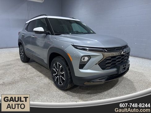 Used 2024 Chevrolet TrailBlazer ACTIV w/ Convenience Package image 1