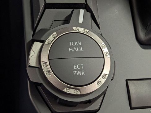 New 2025 Toyota Tacoma SR image 27