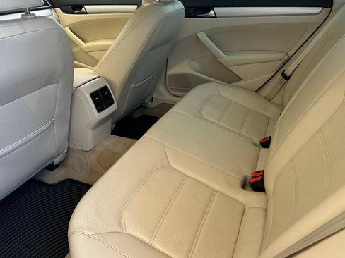 Used 2013 Volkswagen Passat TDI SE FWD image 13