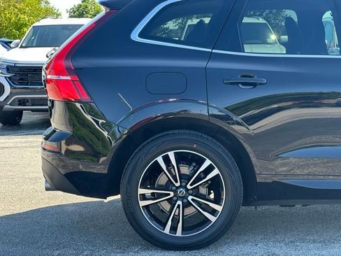 Used 2021 Volvo XC60 T5 Momentum AWD/4WD image 9