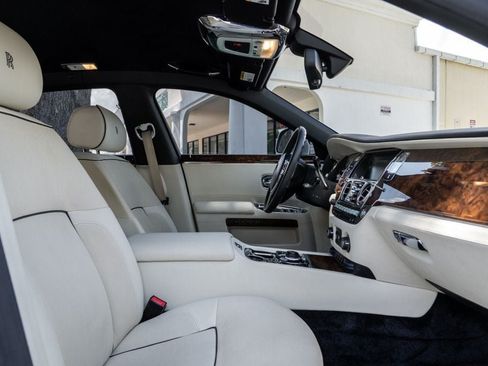 Used 2013 Rolls-Royce Ghost RWD image 28