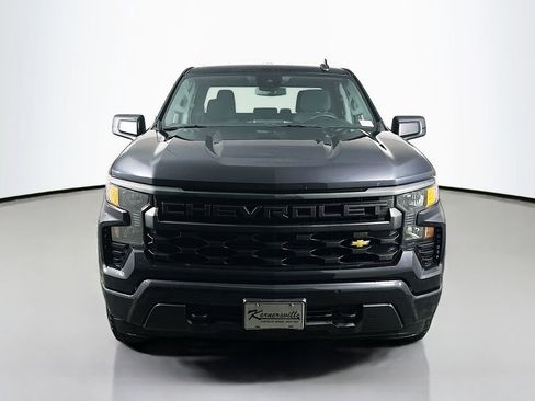 Used 2022 Chevrolet Silverado 1500 Custom image 2