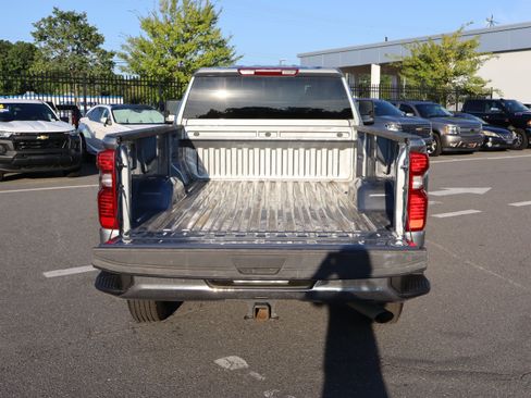 Used 2025 Chevrolet Silverado 2500 LT w/ Convenience Package AWD/4WD image 14
