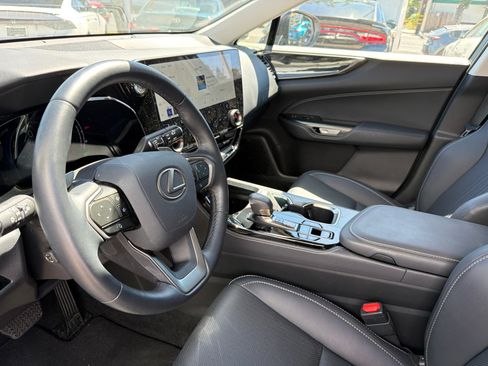 Used 2025 Lexus NX 350h AWD w/ Premium Package image 10