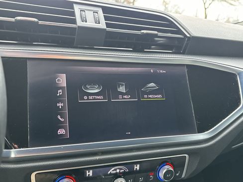 Used 2020 Audi Q3 2.0T Premium image 15