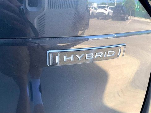 Used 2025 Subaru Forester Limited AWD/4WD image 10