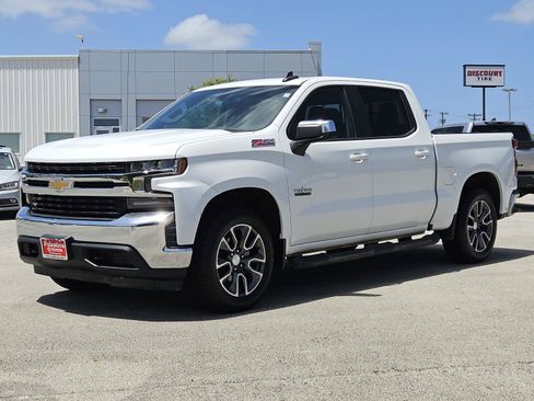 Used 2020 Chevrolet Silverado 1500 LT w/ Texas Edition AWD/4WD image 3