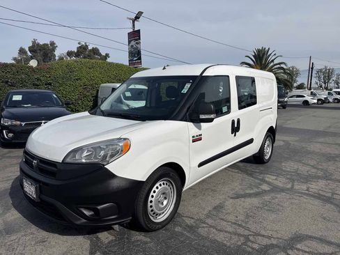 Used 2018 RAM ProMaster City Wagon image 3