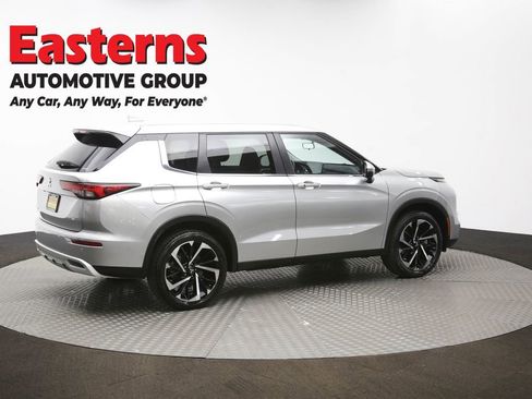 Used 2024 Mitsubishi Outlander SE image 41