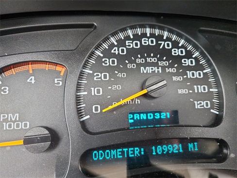 Used 2005 Chevrolet Silverado 2500 LT w/ Heavy-Duty Power Package image 12