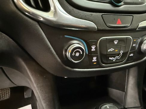 Used 2019 Chevrolet Equinox LT image 33