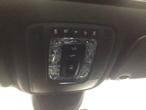 Used 2020 Mercedes-Benz GLE 350 4MATIC image 22