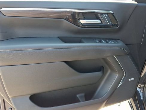 Used 2025 Chevrolet Tahoe Premier AWD/4WD image 10