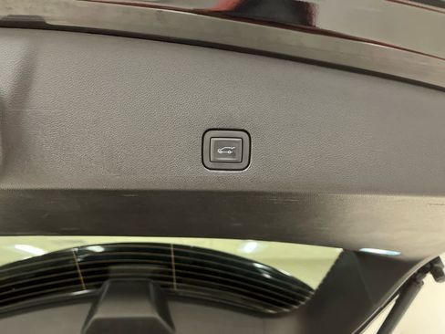 Used 2024 Cadillac XT6 Luxury w/ LPO, Floor Liner Package image 13