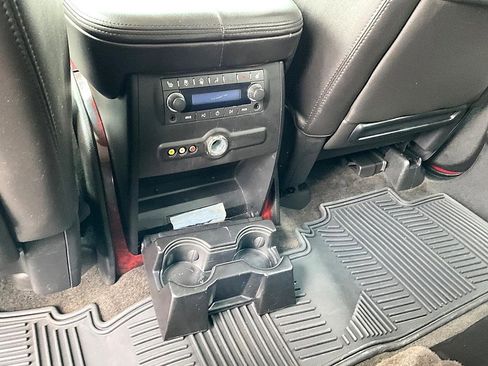 Used 2014 Cadillac Escalade Luxury image 31