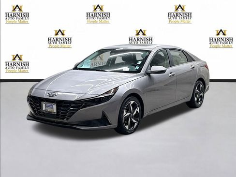 Used 2023 Hyundai Elantra Limited image 1