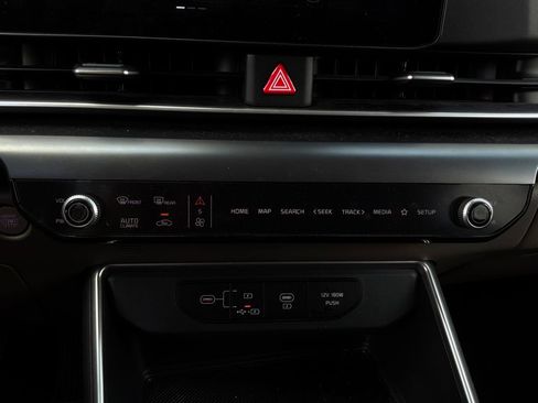 Used 2026 Kia Carnival FWD image 31