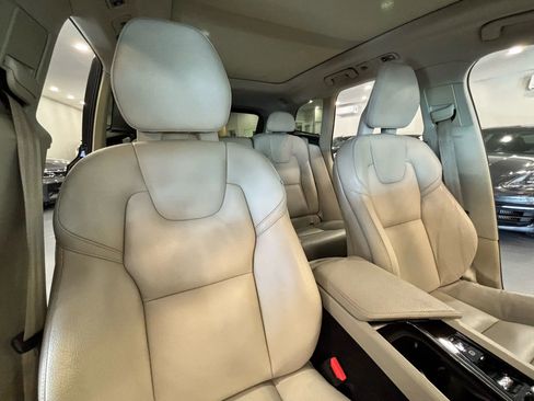 Used 2019 Volvo XC60 T5 Momentum w/ Premium Package image 20