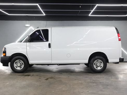 Used 2020 Chevrolet Express 2500 w/ Communications Package RWD image 10
