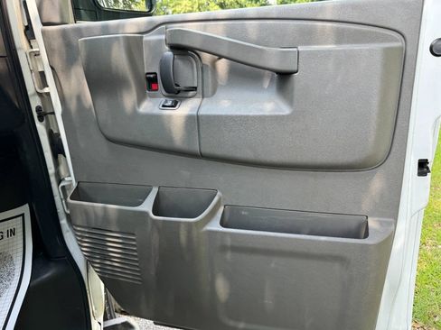Used 2019 Chevrolet Express 3500 LT w/ LT Preferred Equipment Group RWD image 40