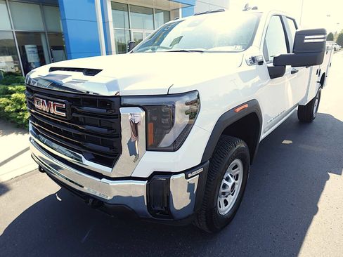 New 2026 GMC Sierra 2500 Pro w/ Convenience Package AWD/4WD image 3