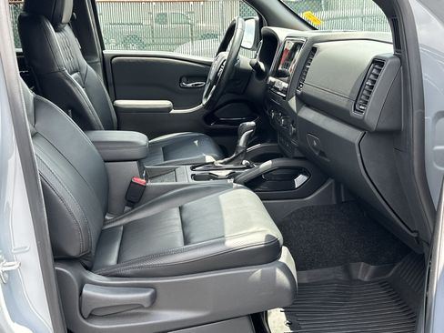 Used 2022 Nissan Frontier PRO-4X w/ Pro-4X Premium Package AWD/4WD image 12