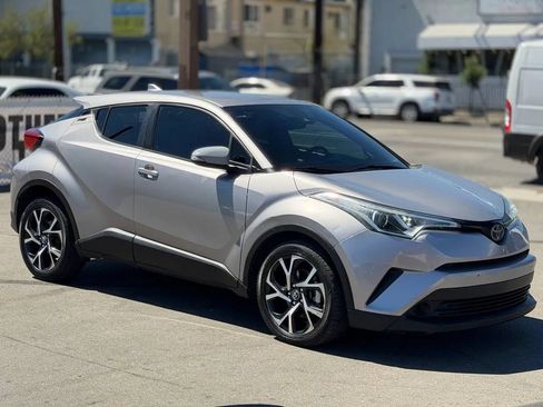 Used 2018 Toyota C-HR XLE FWD image 19