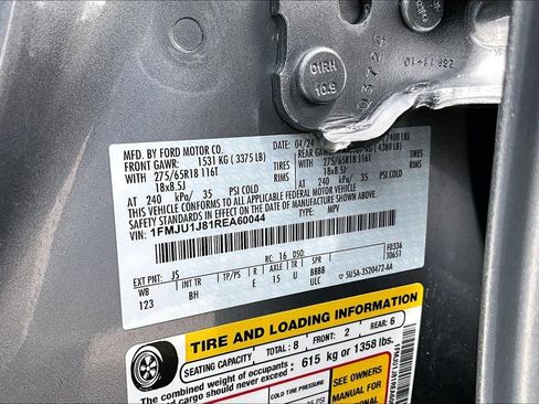 Used 2024 Ford Expedition XLT AWD/4WD image 42