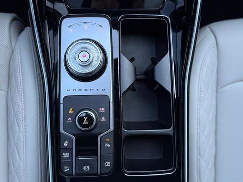 Used 2025 Kia Sorento SX Prestige image 28