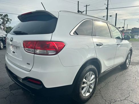 Used 2016 Kia Sorento LX image 5