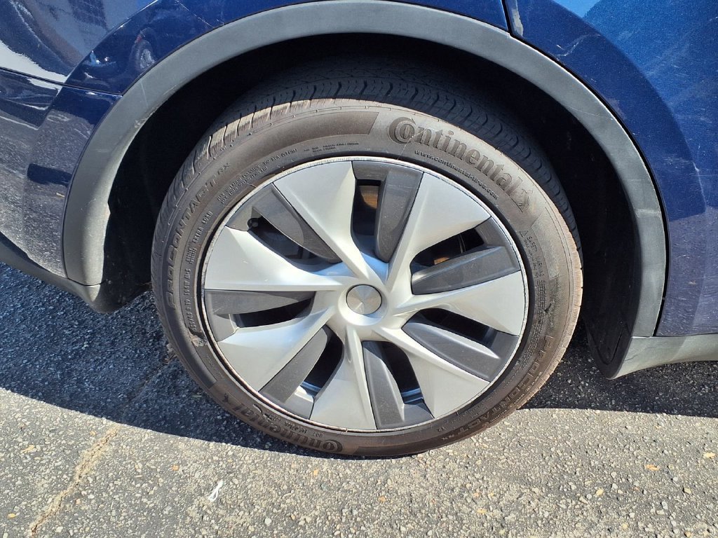 Used 2023 Tesla Model Y Long Range AWD/4WD image 21